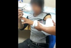 摆摊男网红吃瓜视频,揭秘幕后生活点滴